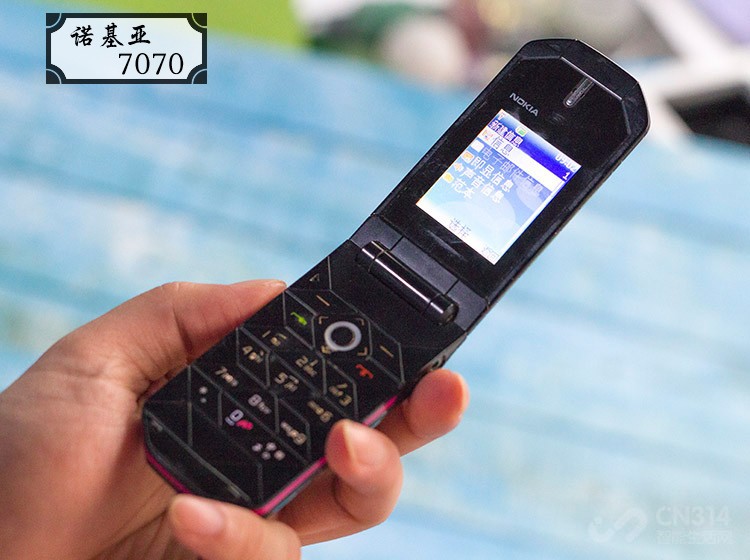 motorazr四代,motorazr2019翻盖折叠屏