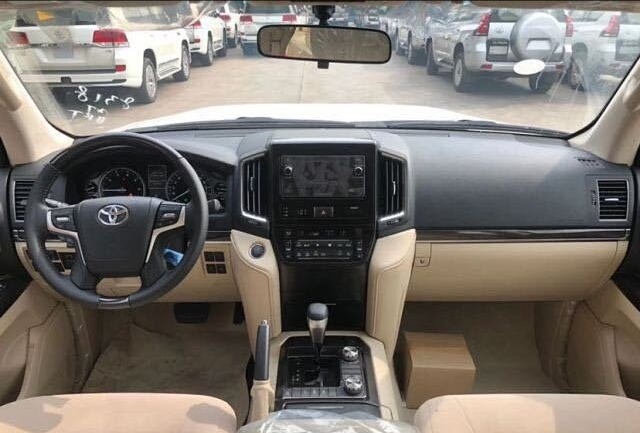 陆巡和x5哪个更值得入手,新款陆巡4.0l运动版