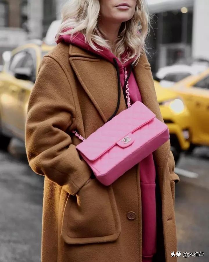 卫衣的n种穿法你学会了吗,卫衣的4个搭配方法太时髦了