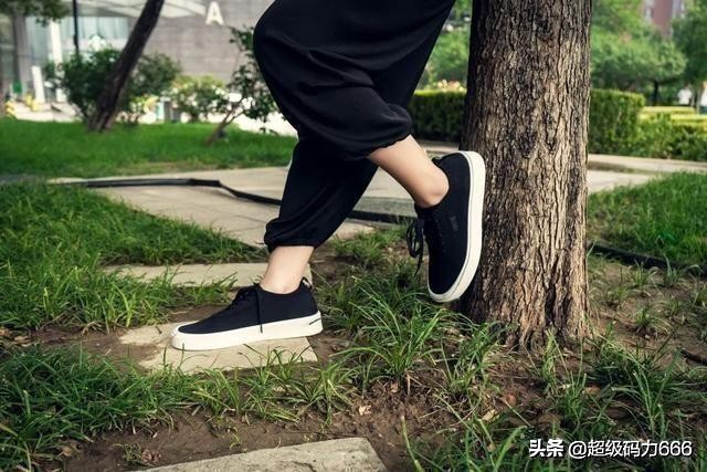 超轻飞织鞋安踏李宁女生,李宁经典板鞋304