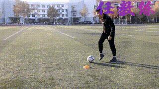 足球运球绕杆教学及训练方法,足球绕杆中考标准动作视频示范