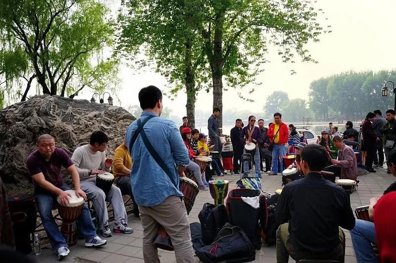 “鼓聚”——什剎海边的非洲鼓韵