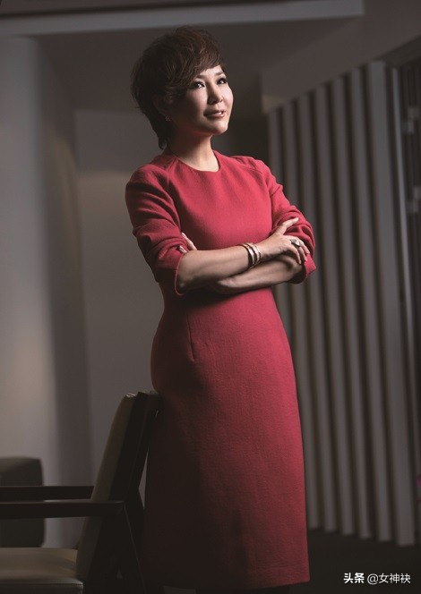 乐蜂网关闭意味着创始人李静创业失败？娱乐主持人女王的华丽转身