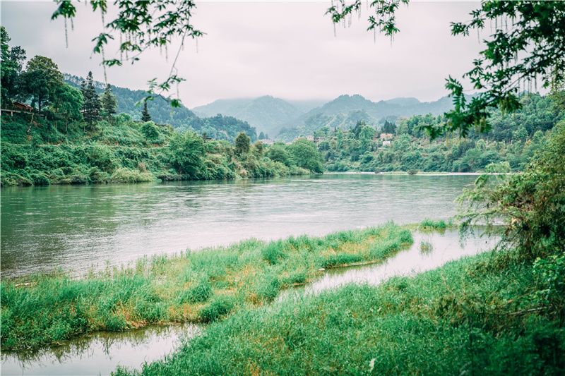 贵州除了千户苗寨还有其他玩的吗,贵州千户苗寨外的古镇