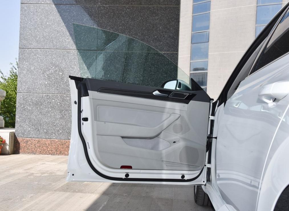 三款适合年轻消费者购买的爆款车,年轻人的3辆车推荐