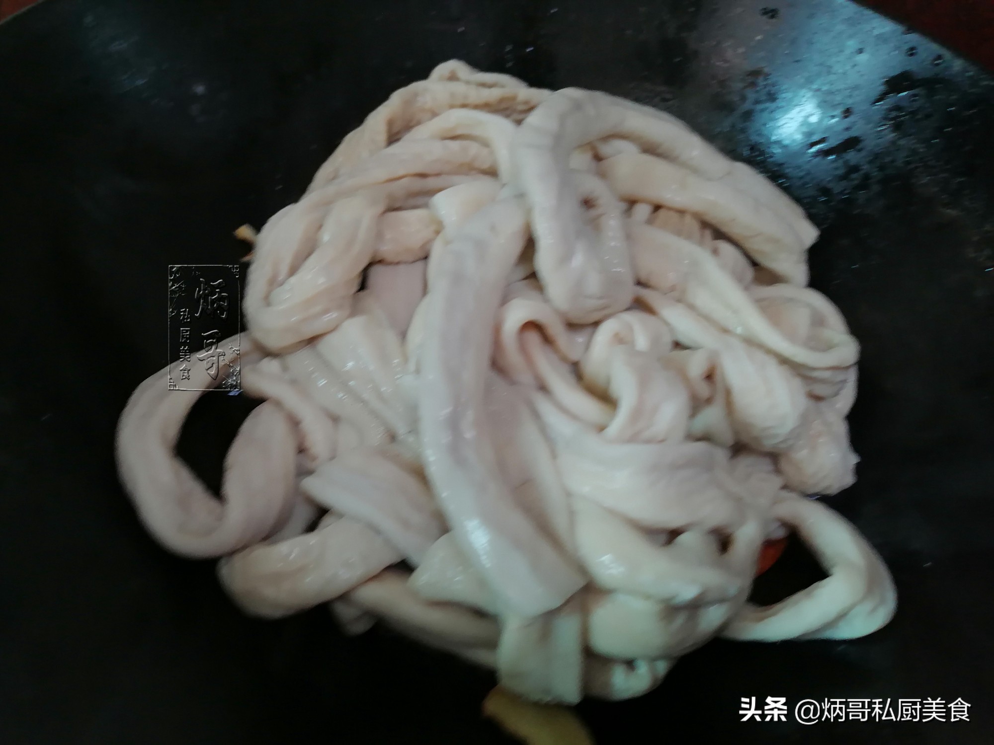 猪小肠为什么发苦怎样去除苦味,洗小肠用面粉还是淀粉