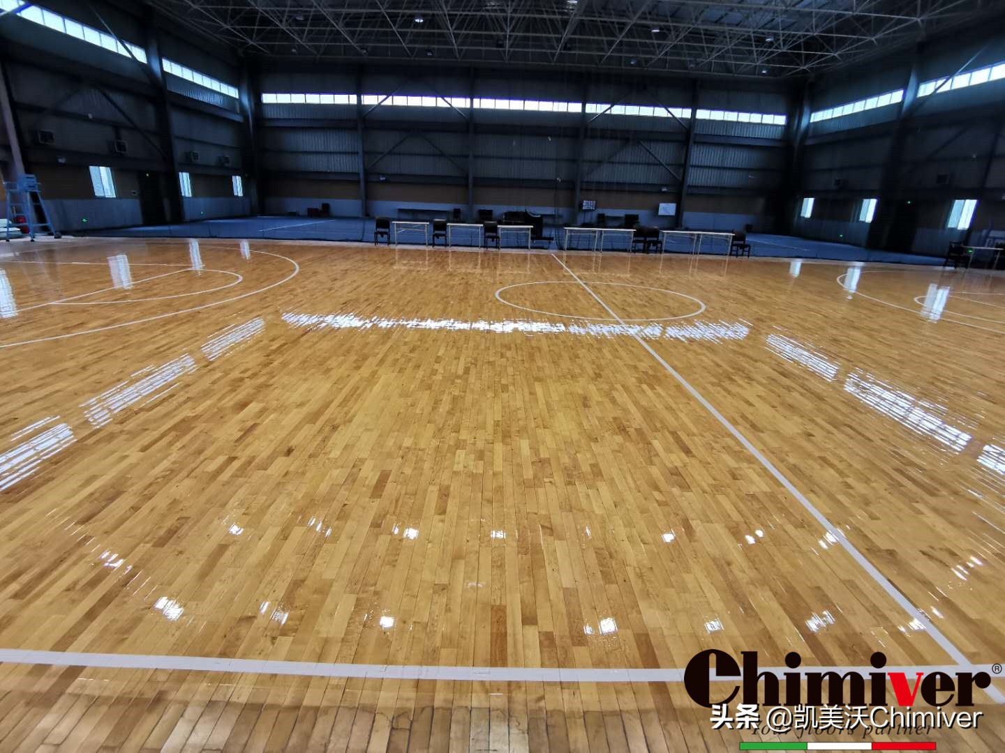 篮球场地面油漆用什么漆,篮球半场地涂漆效果图