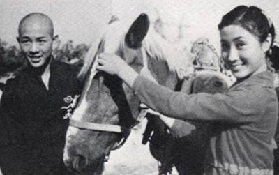 1982年，李连杰拍《少林寺》的幕后花絮，一毛票价，票房达一亿