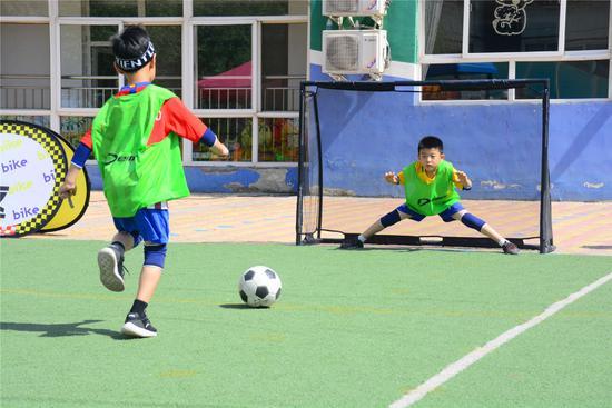 沃德兰·东大幼儿园易城园“沃沃足球赛”圆满落幕小球员诠释“体育精神”