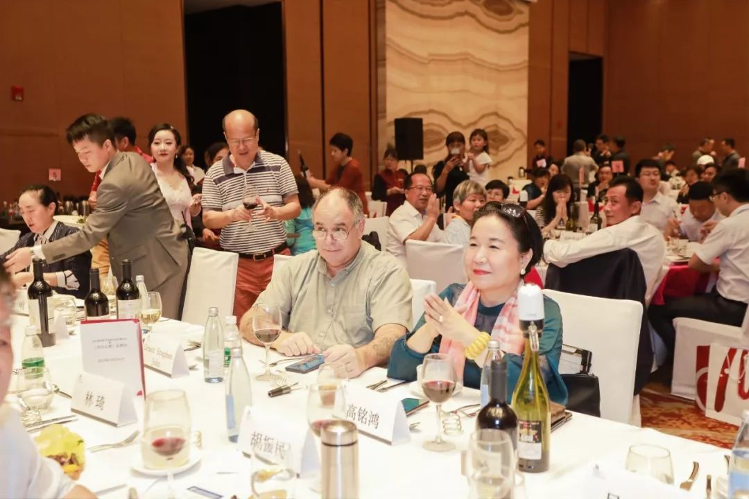 Rueston如逸斯顿成功助力亚太葡萄酒节论坛成功举办