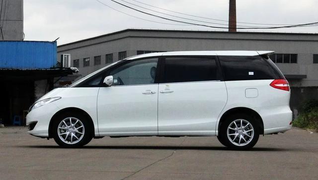 比亚迪m6手动2.4和自动2.4区别,为什么比亚迪m6停产了