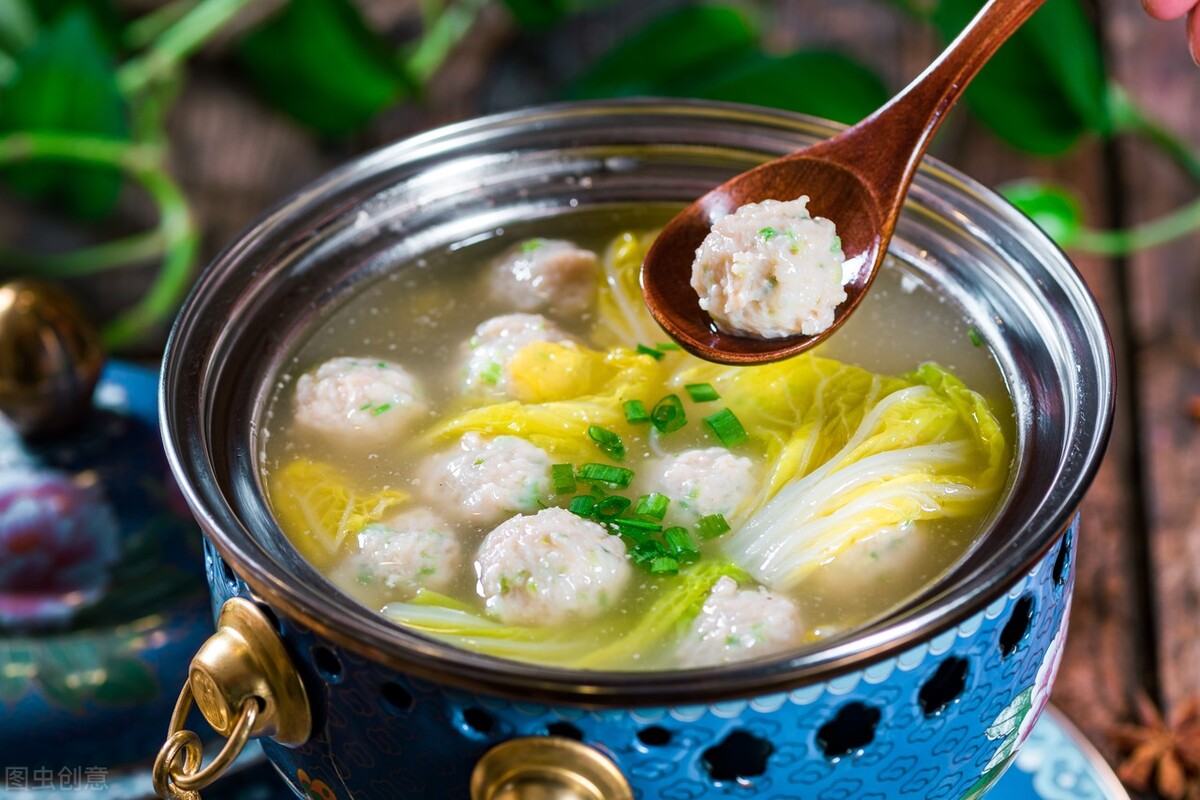 炸筋道肉丸子的家常做法大全,牛肉丸子怎么做又滑又嫩还筋道