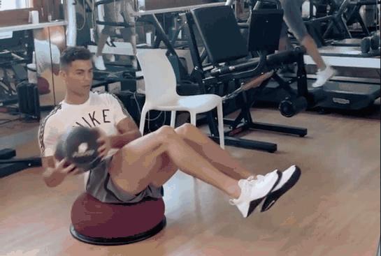 c罗飞起来了高燃剪辑,c罗飞起来视频