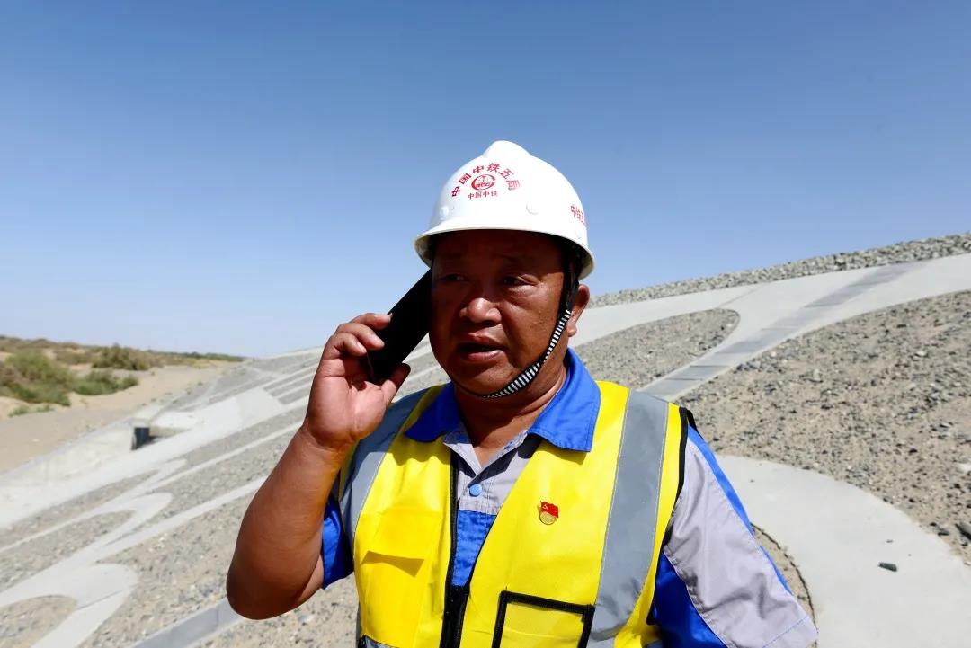 倔强的骆驼舞蹈视频,倔强的骆驼歌曲