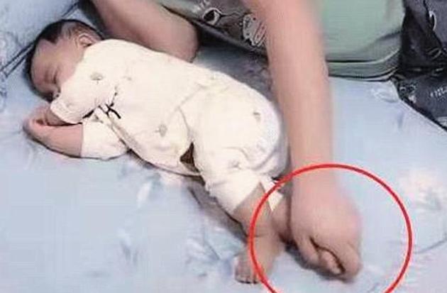 宝爸陪孩子睡觉,宝爸哄宝宝睡觉有妙招