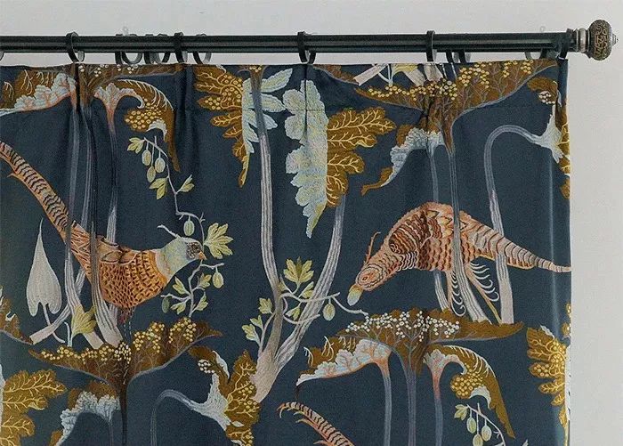 家用窗帘选什么材质的比较划算,客厅和卧室窗帘材质要选一样的吗