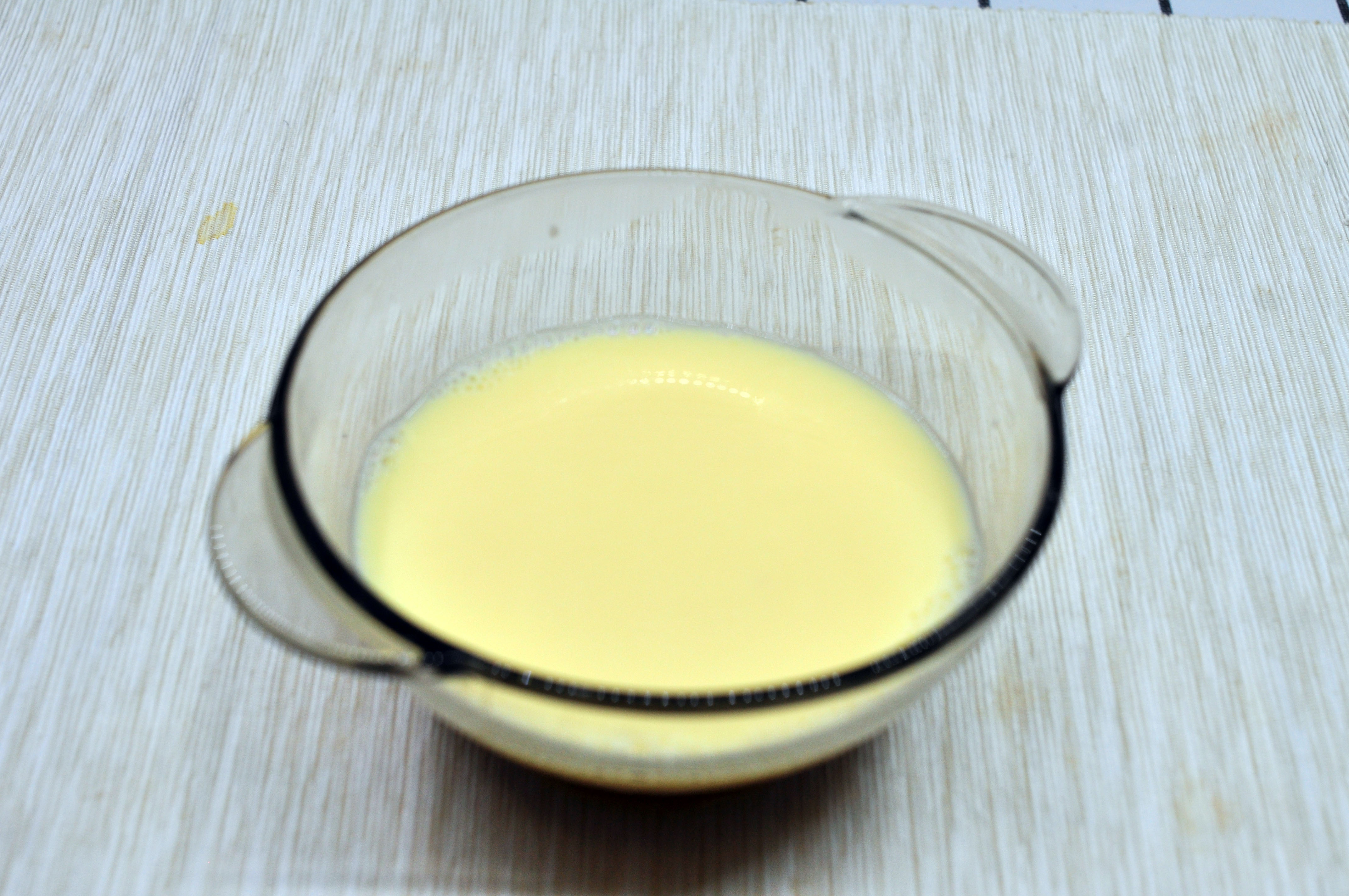 只需两步教你炸出酥脆好吃的油条,在家做一个油炸酥脆的油条