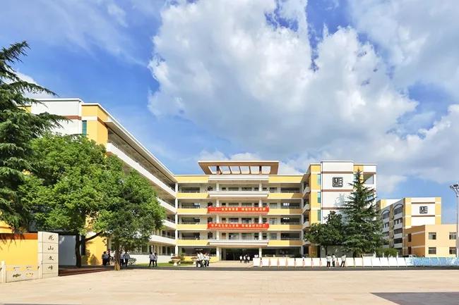 镇江实验高中地址,镇江实验高中怎么样