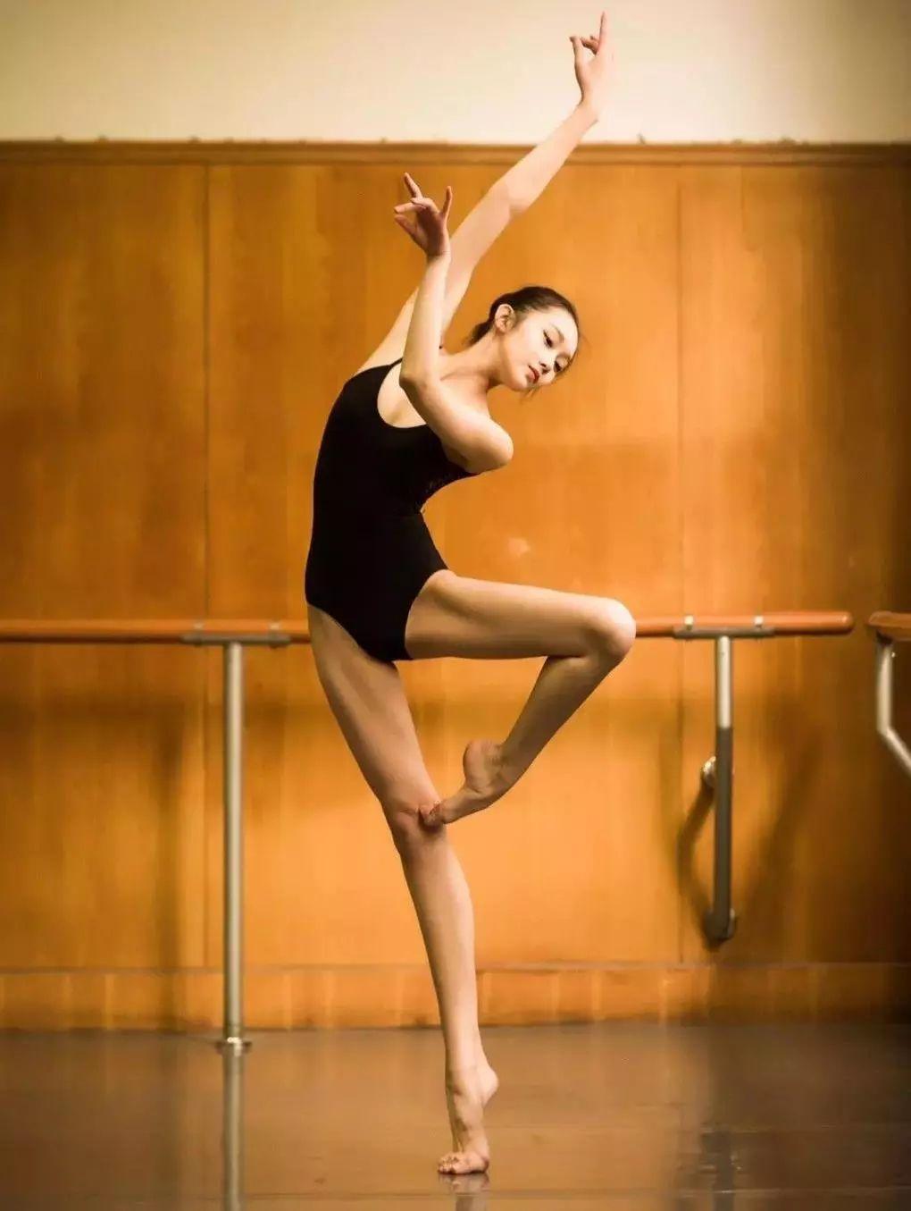 舞蹈的基本功是什么,舞蹈练习基本功大哭大叫