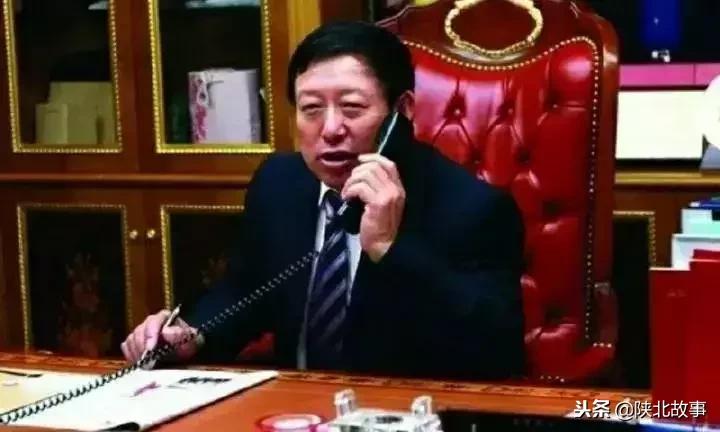 消失一段时间再出现又若无其事,消失一段时间又重新出现视频