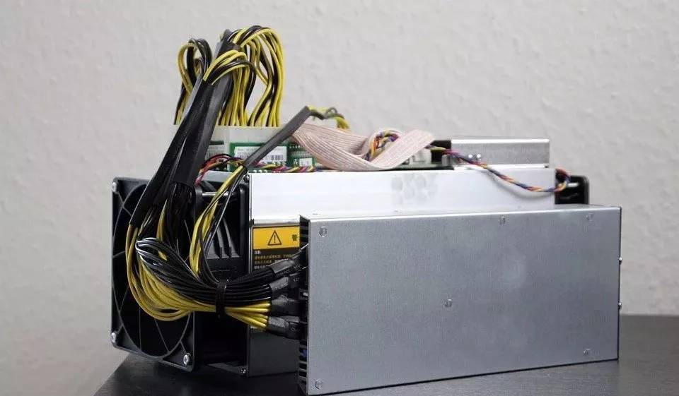 烤猫归来：一代目矿霸的江湖沉浮