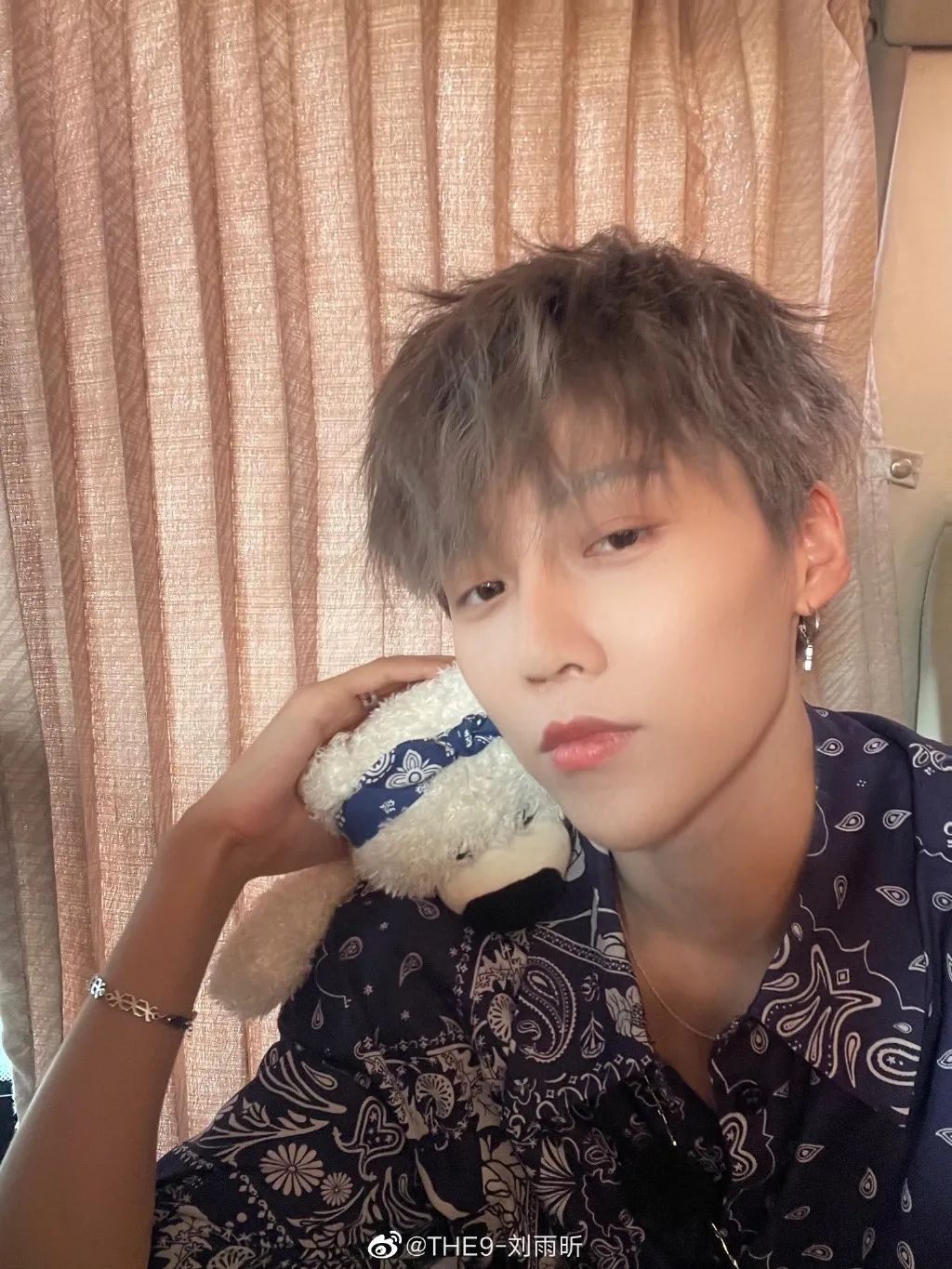 刘雨昕面膜特效,刘雨昕不遮痘