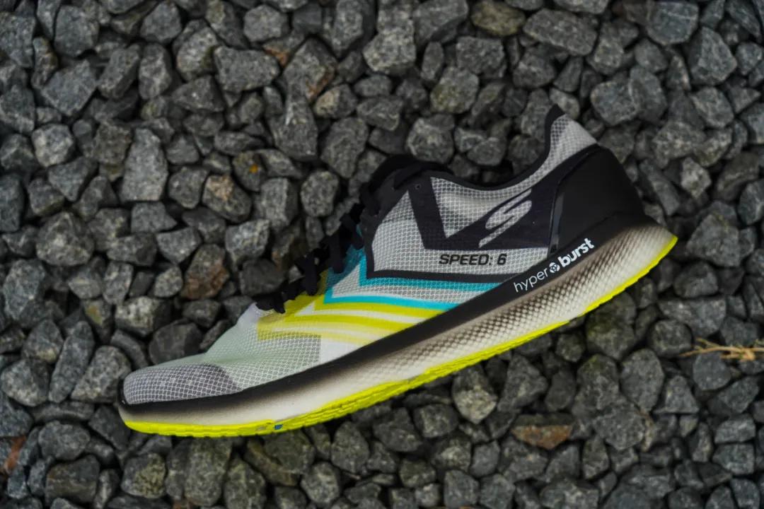 skechers斯凯奇gorunmaxroad6,斯凯奇skechers新年系列2024