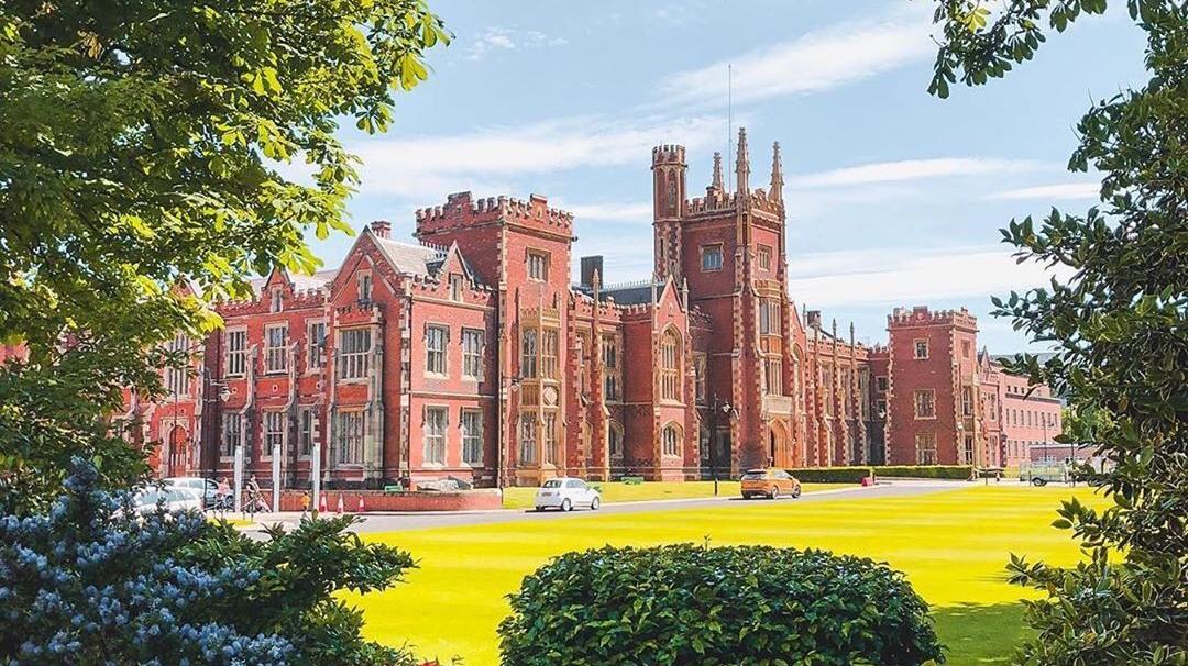 英国大学又开始包机了,直飞接送中国学生,中英机票攻略来了