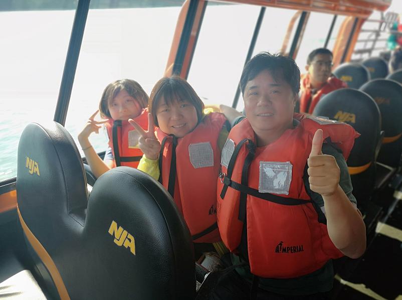 王志宏老师,温泉小学校长王志宏