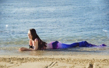 吉娜爱丽丝和女星同框,吉娜爱丽丝个人写真