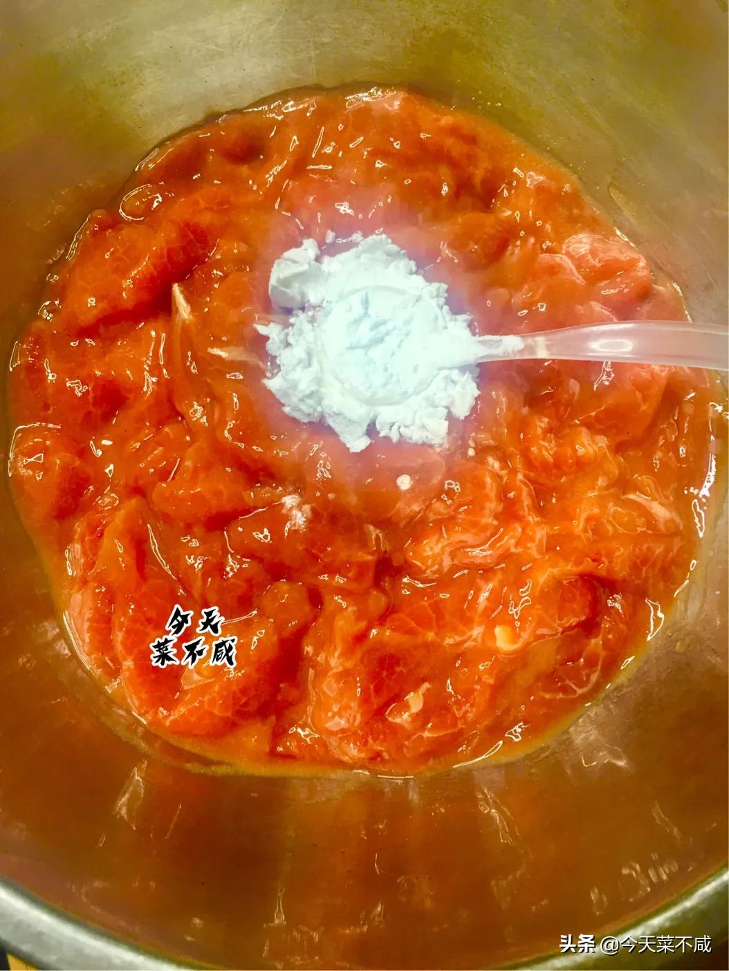 厨师长教你鸡肉、猪肉、牛肉的上浆秘籍，炒啥肉都鲜嫩爽滑还多汁