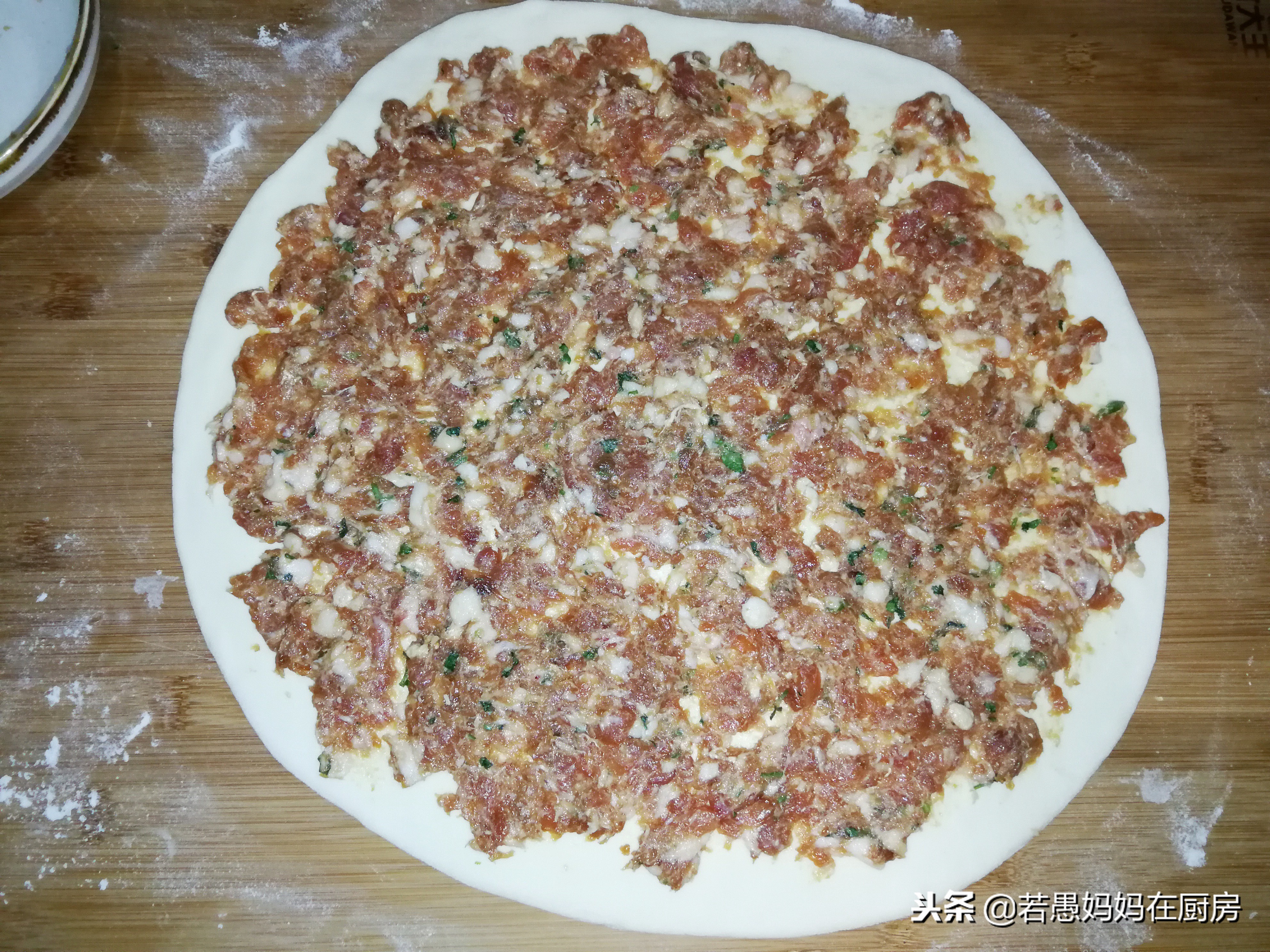 包包子的褶怎么做,包包子不粘手怎么做