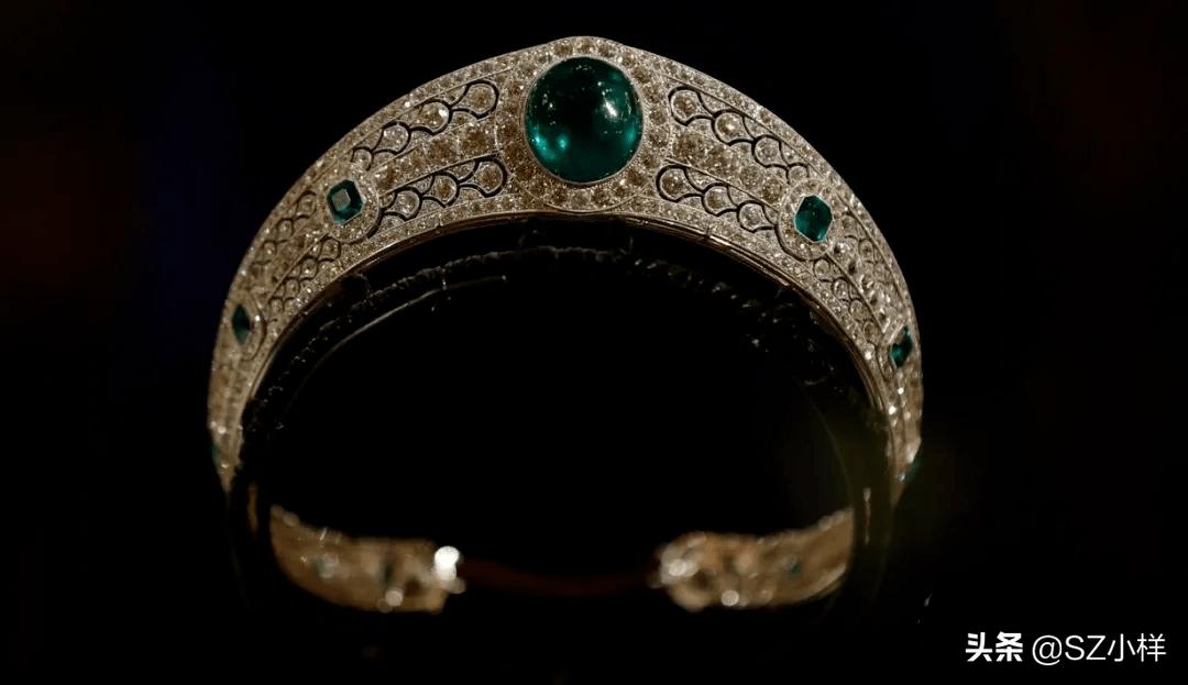 英国女王多奢侈,英国女王佩戴珠宝来源图