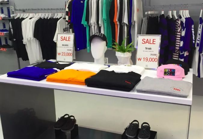 女装店铺冬款陈列技巧和方法,服装店冬季女装上架陈列