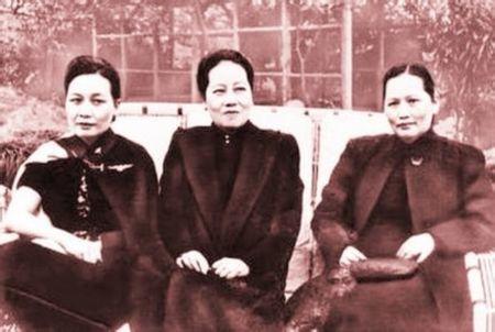 宋氏三姐妹生活要简单头脑要复杂,宋氏三姐妹年轻时的生活