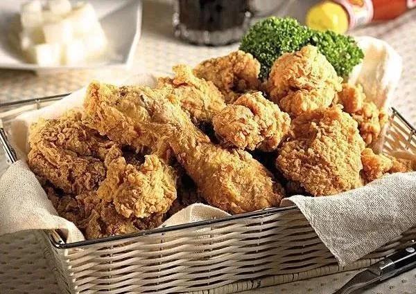 加盟汉堡炸鸡店赚钱吗,开炸鸡汉堡店投入多少钱合适赚钱