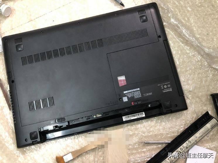 联想笔记本清理灰尘技巧+修理断裂的螺丝柱