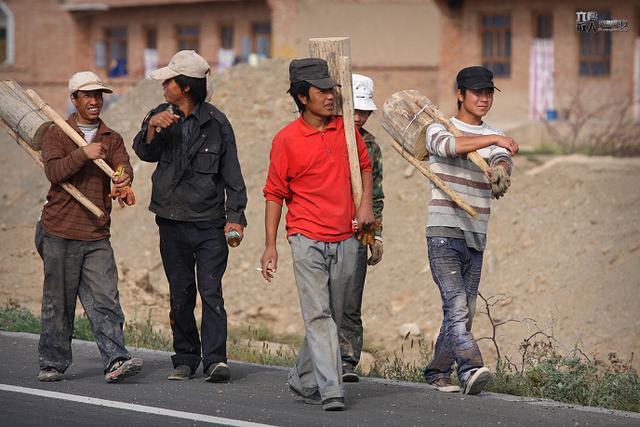 山海情德宝口音,山海情德福讲话