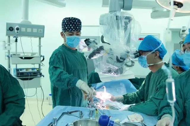 腰椎滑脱坐姿和站姿要注意吗,腰椎滑脱手术拆线后注意事项