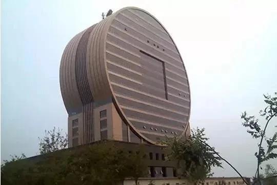 各地的奇葩标志性建筑,最丑的象形建筑