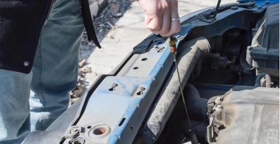 新手自己怎么换机油,新手如何自己动手更换机油