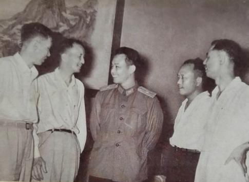 1963年徐廷泽起义,获2500两黄金,蒋介石立刻大幅提高飞行员工资