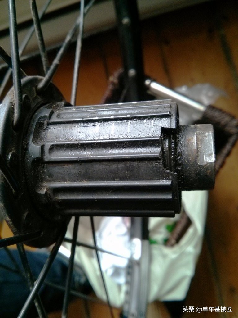 单车基械匠中轴拆装,单车脚踏支撑架坏了怎么修