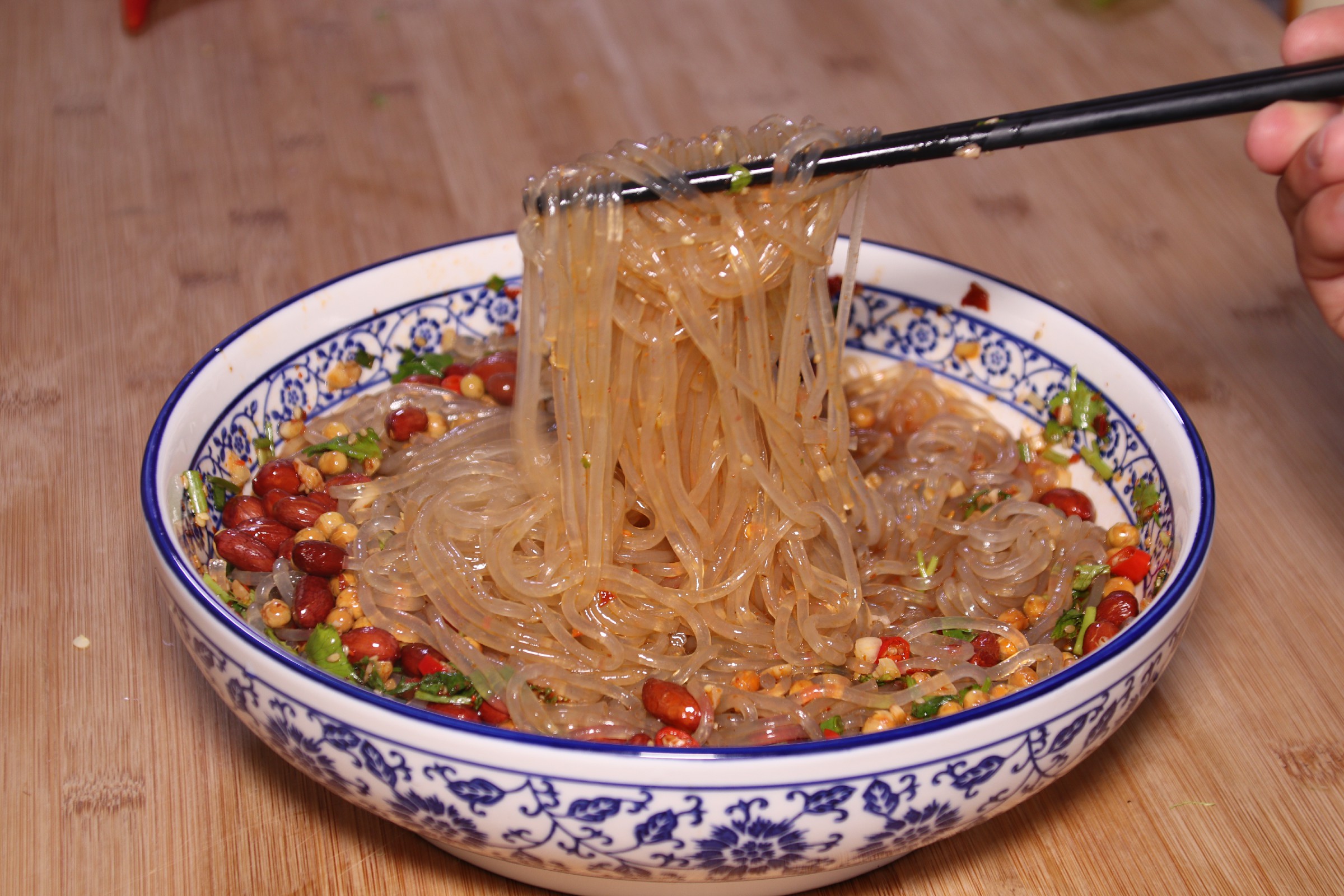 做法简单易学酸辣粉,酸辣粉怎样做的酸酸辣辣的