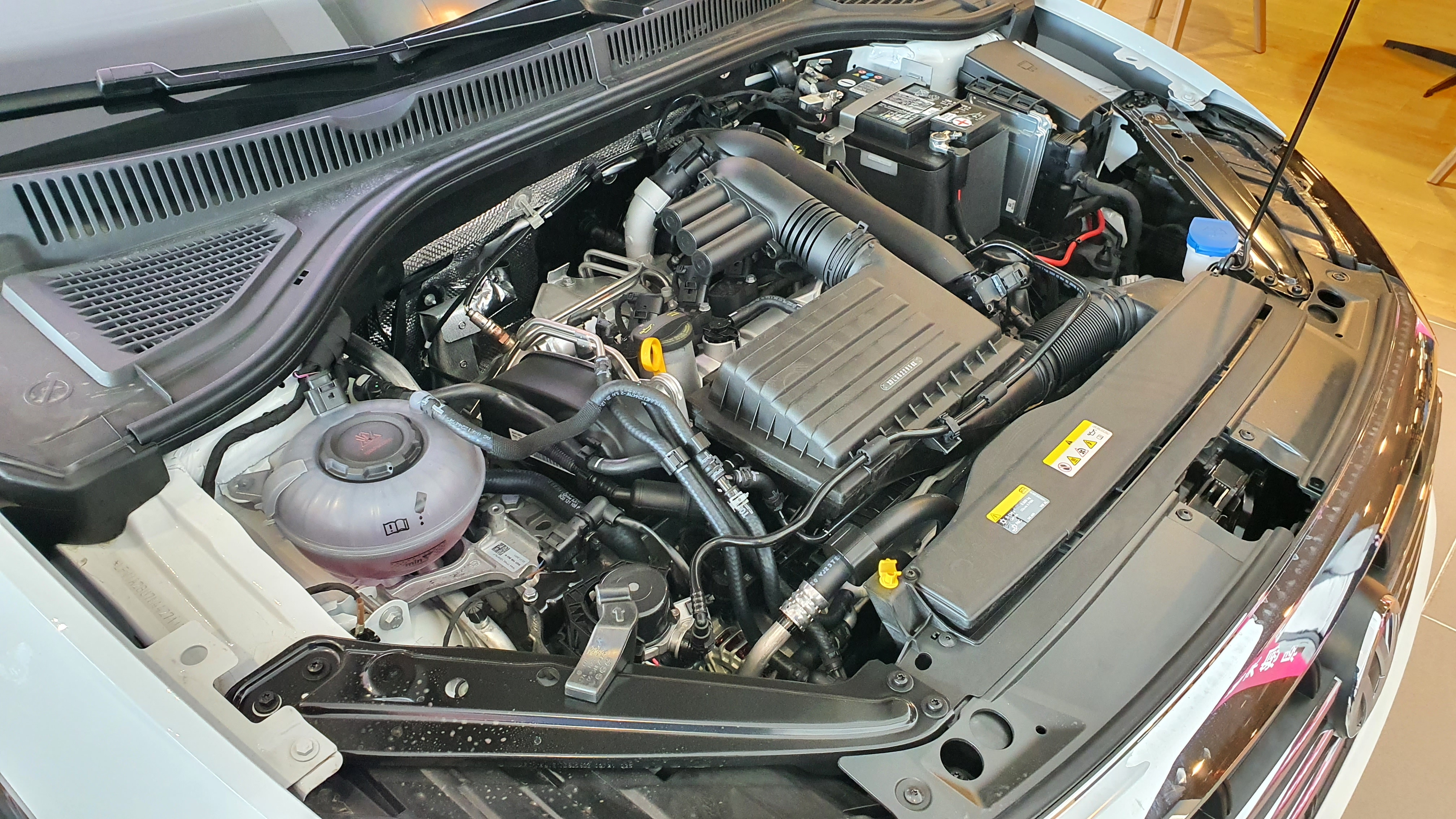 顶配速腾和低配迈腾怎么选,预算17万买二手车推荐