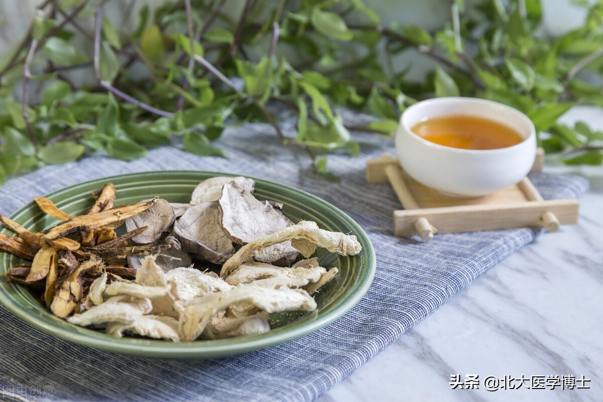 外阴白斑一直不治会怎样,妇科中医名医专家治外阴瘙痒