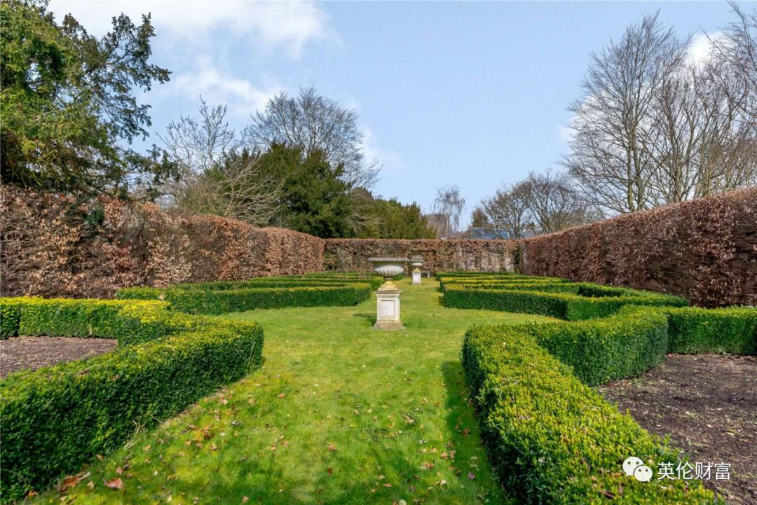 英国名人故居，泰晤士河畔乡村别墅275万寻找新主人