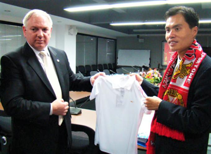 领跑热度的运动鞋全国分店图,李宁运动鞋超越