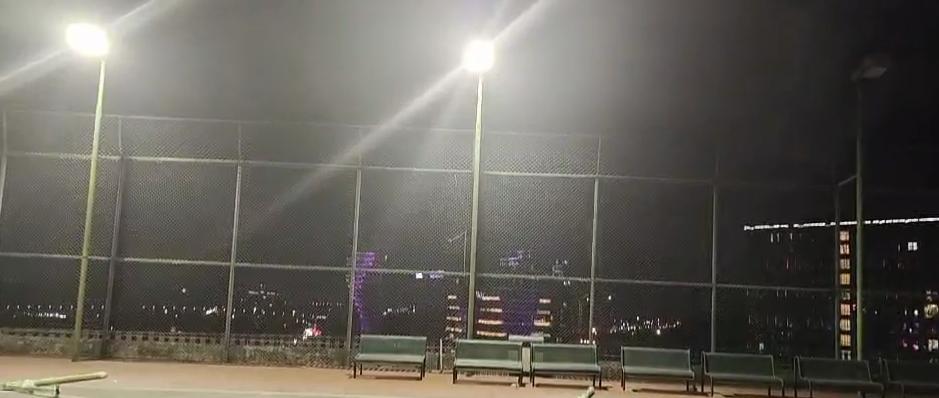 在深圳，惟亚蒂又一天台篮球场灯光项目顺利完工，球友：大大的赞