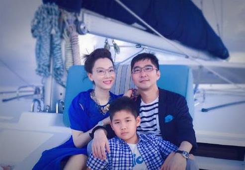 陈数老公晒一家三口合照,陈数老公同台秀恩爱